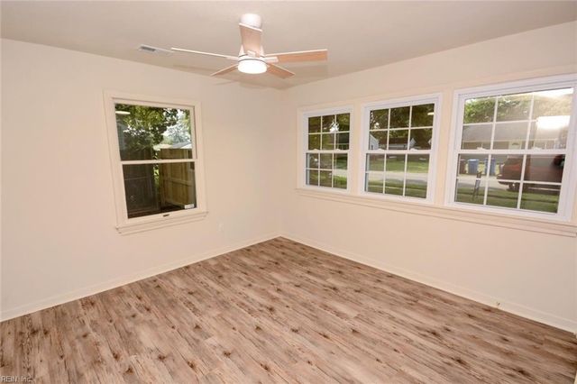 2410 Payne RD, Chesapeake, VA 23323