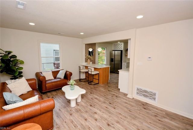 2410 Payne RD, Chesapeake, VA 23323