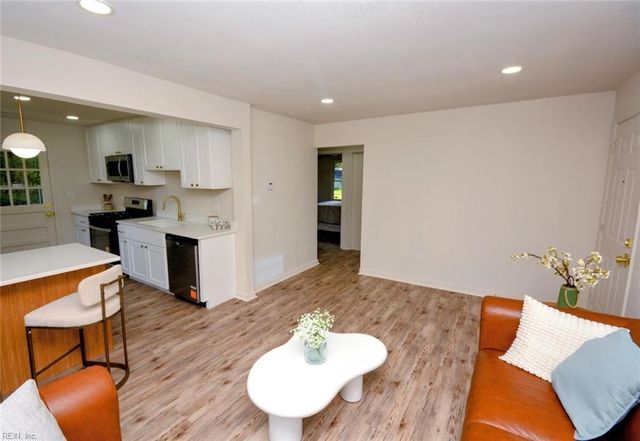 2410 Payne RD, Chesapeake, VA 23323