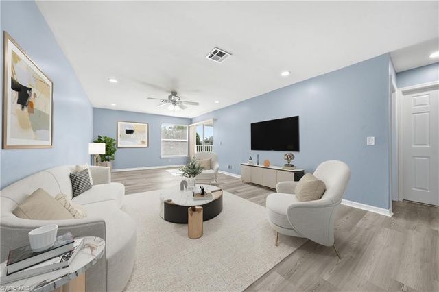 15078 Topsail CT, Naples, FL 34119