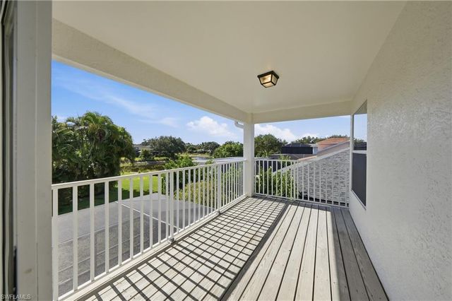 15078 Topsail CT, Naples, FL 34119