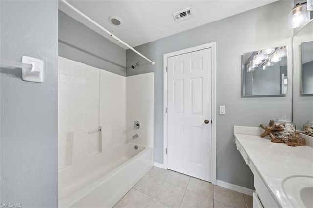 15078 Topsail CT, Naples, FL 34119