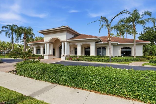 15078 Topsail CT, Naples, FL 34119