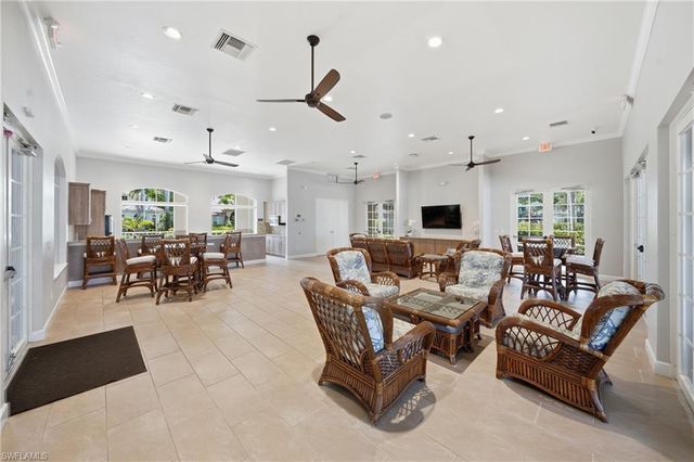 15078 Topsail CT, Naples, FL 34119