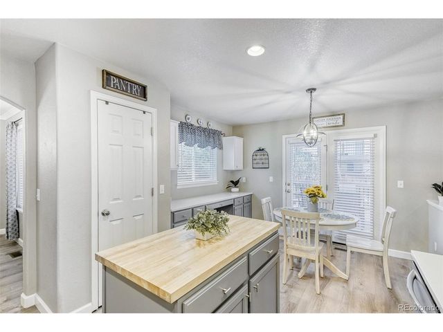 360 Kingbird Cir, Highlands Ranch, CO 80129