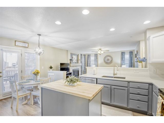 360 Kingbird Cir, Highlands Ranch, CO 80129