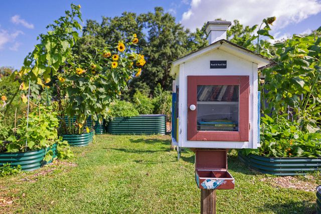 1056 Keats Road, Charleston, SC 29407
