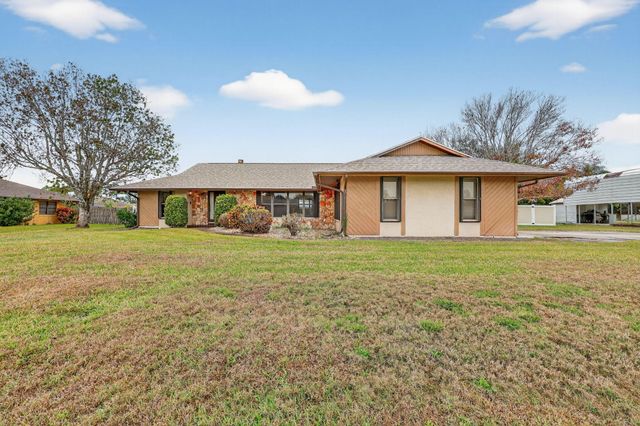 1543 SE Chiffon Avenue, Port St. Lucie, Port St Lucie, FL 34952