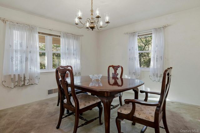 1 Hillcrest Road, Port Washington, NY 11050