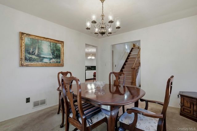 1 Hillcrest Road, Port Washington, NY 11050