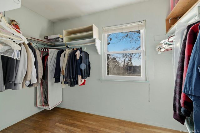 1 Hillcrest Road, Port Washington, NY 11050