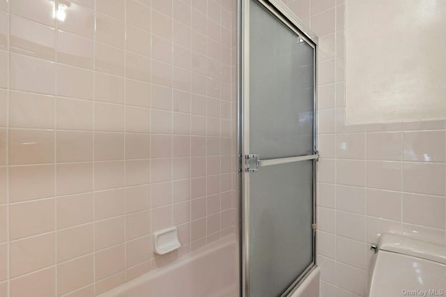 1 Hillcrest Road, Port Washington, NY 11050