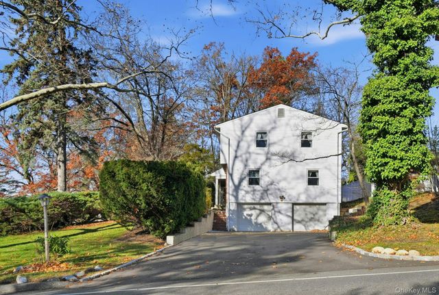 1 Hillcrest Road, Port Washington, NY 11050