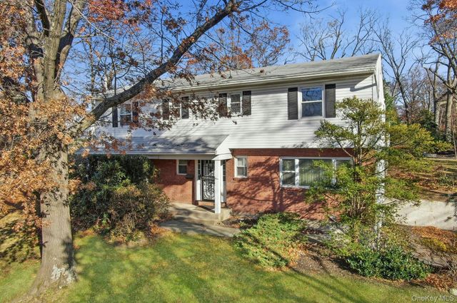 1 Hillcrest Road, Port Washington, NY 11050