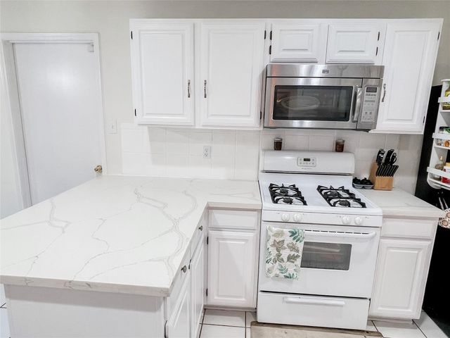 1414 New Cedars Drive, Houston, TX 77062