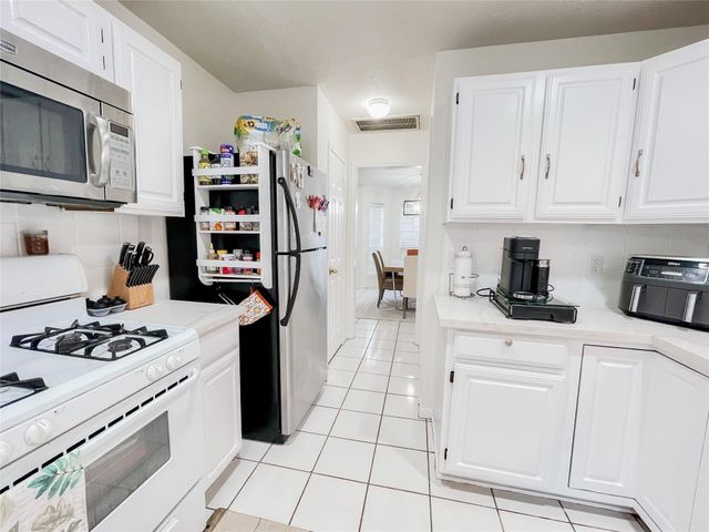 1414 New Cedars Drive, Houston, TX 77062