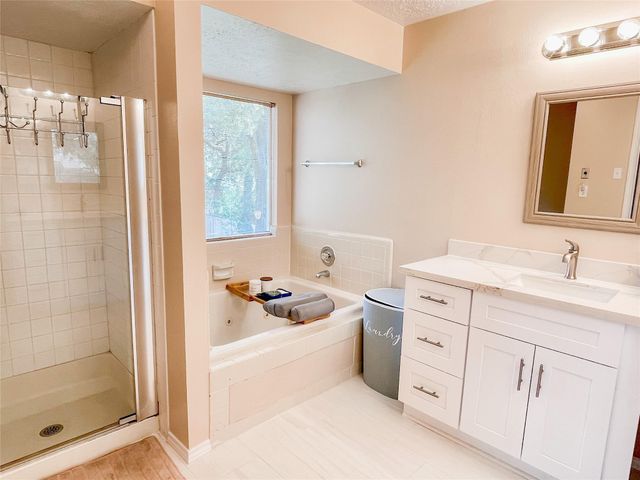 1414 New Cedars Drive, Houston, TX 77062