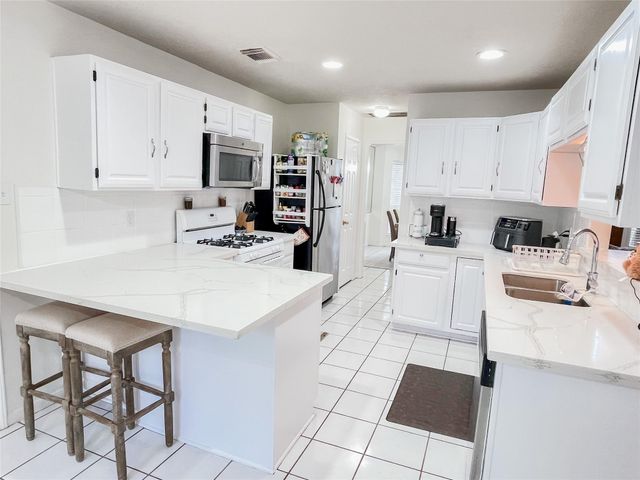1414 New Cedars Drive, Houston, TX 77062