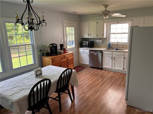6033 Ironworks Ct, Mechanicsville, VA 23111