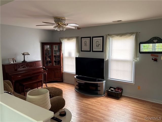6033 Ironworks Ct, Mechanicsville, VA 23111