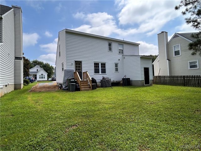 6033 Ironworks Ct, Mechanicsville, VA 23111