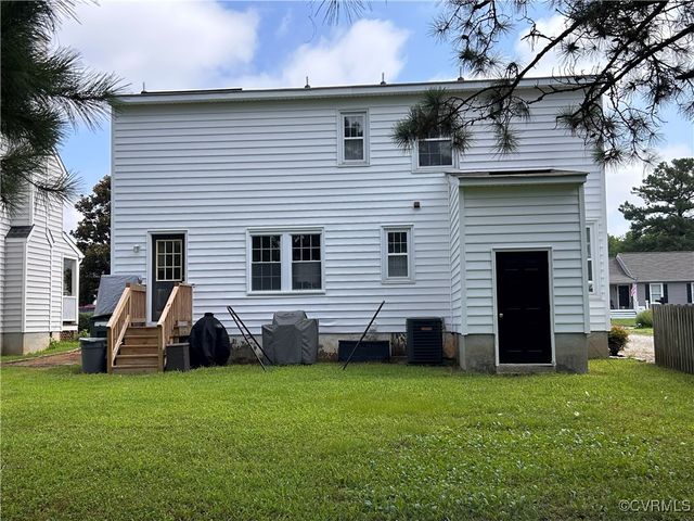 6033 Ironworks Ct, Mechanicsville, VA 23111