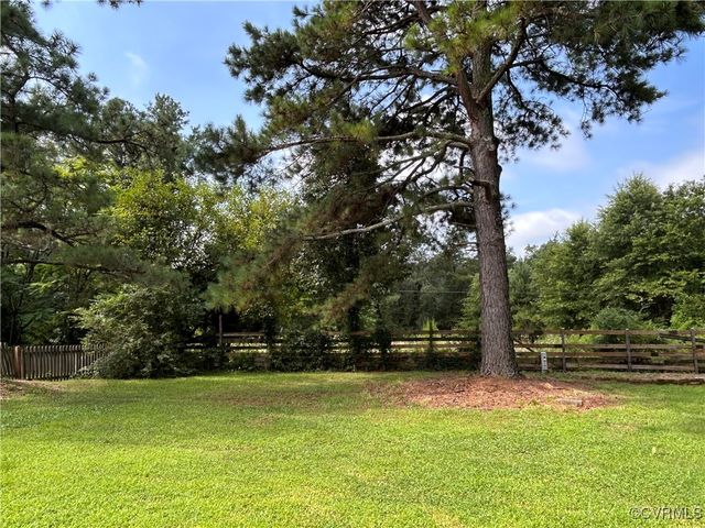 6033 Ironworks Ct, Mechanicsville, VA 23111