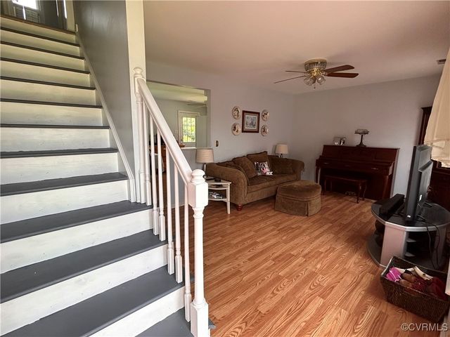 6033 Ironworks Ct, Mechanicsville, VA 23111