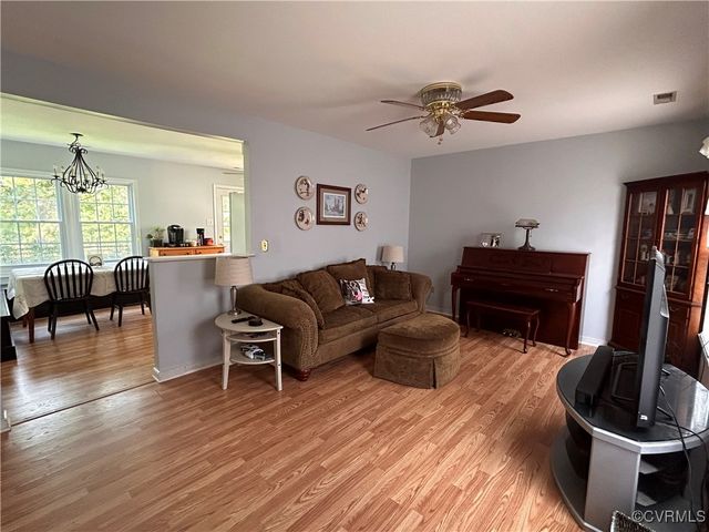 6033 Ironworks Ct, Mechanicsville, VA 23111