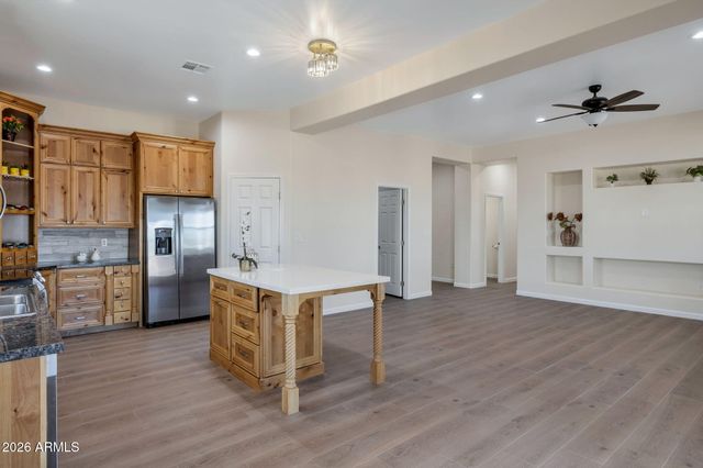 37010 W WHITTON Avenue, Tonopah, AZ 85354