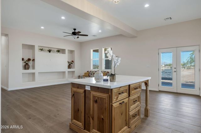 37010 W WHITTON Avenue, Tonopah, AZ 85354