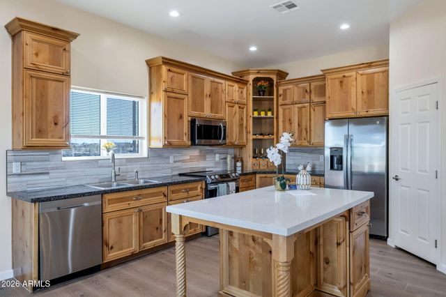 37010 W WHITTON Avenue, Tonopah, AZ 85354