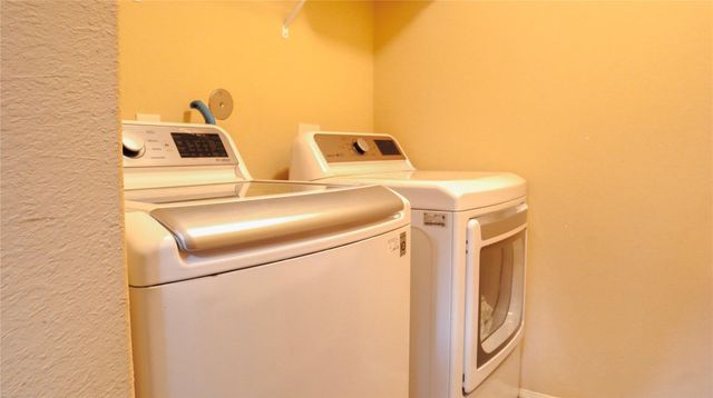 312 Driftwood Grove Lane, Brookshire, TX 77423