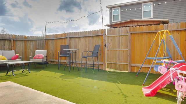 312 Driftwood Grove Lane, Brookshire, TX 77423