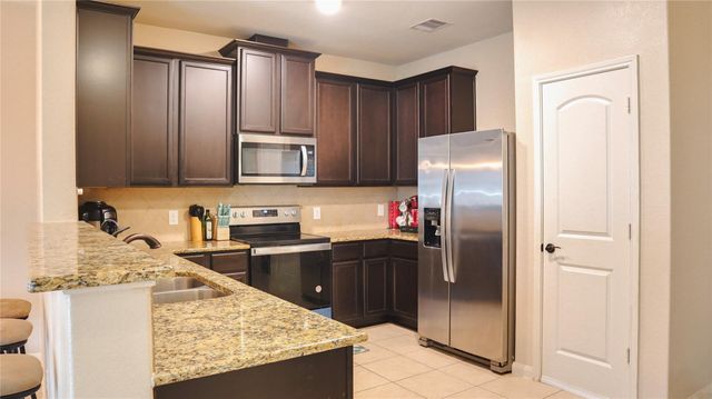 312 Driftwood Grove Lane, Brookshire, TX 77423