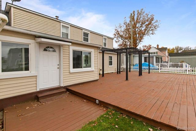 114 Interlochen Drive, Algonac, MI 48001