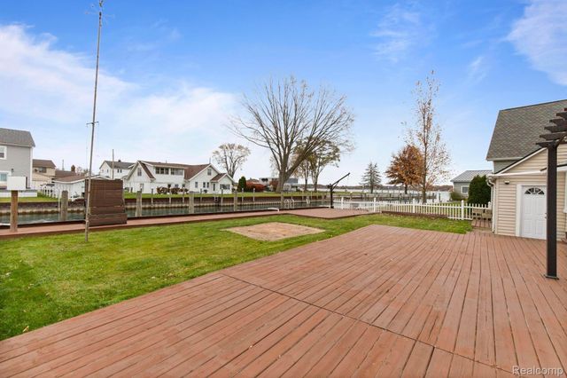 114 Interlochen Drive, Algonac, MI 48001