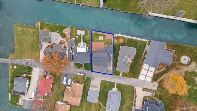 114 Interlochen Drive, Algonac, MI 48001