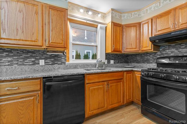 114 Interlochen Drive, Algonac, MI 48001