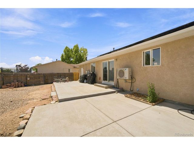692 S Aguilar Dr, Pueblo West, CO 81007