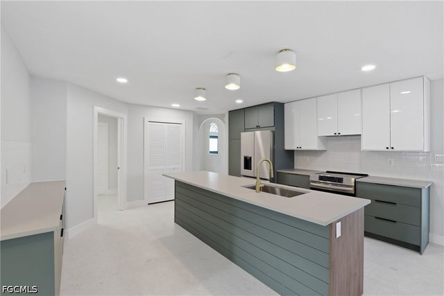 627 SW 56th ST, Cape Coral, FL 33914