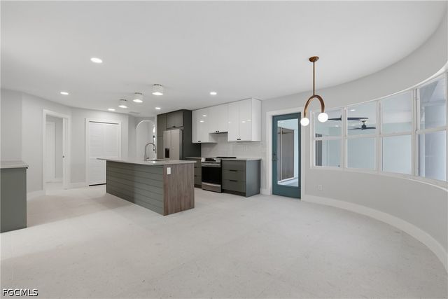 627 SW 56th ST, Cape Coral, FL 33914