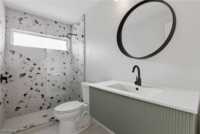 627 SW 56th ST, Cape Coral, FL 33914