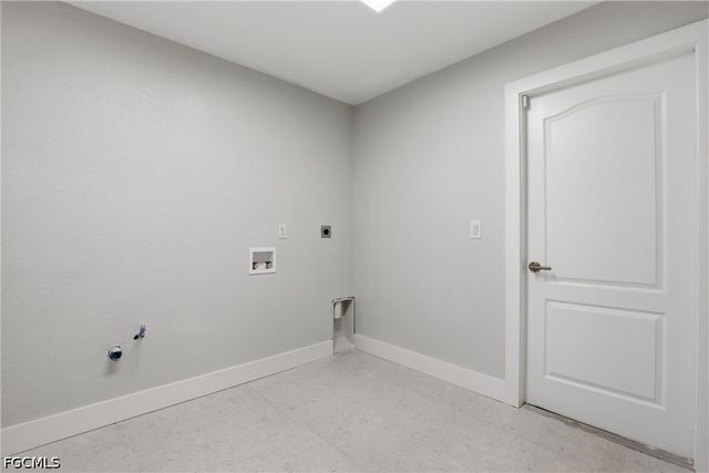 627 SW 56th ST, Cape Coral, FL 33914