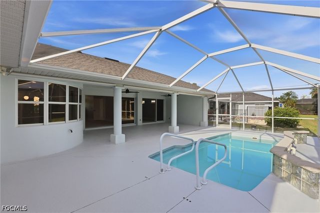 627 SW 56th ST, Cape Coral, FL 33914