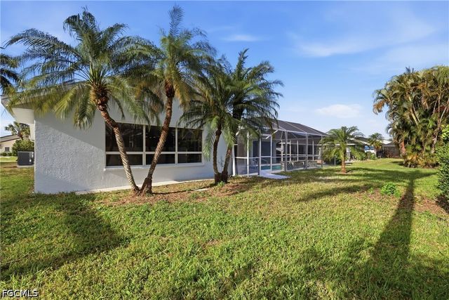 627 SW 56th ST, Cape Coral, FL 33914