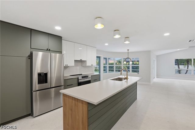 627 SW 56th ST, Cape Coral, FL 33914