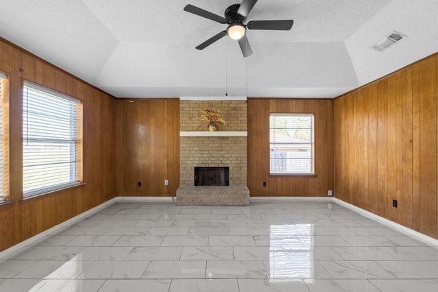 7318 Davis Boulevard, North Richland Hills, TX 76182