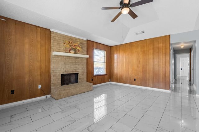 7318 Davis Boulevard, North Richland Hills, TX 76182