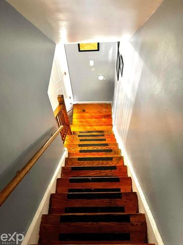 9521 Brace Street, Detroit, MI 48228